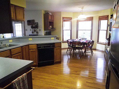 3rd image of 464 Waverly Pl