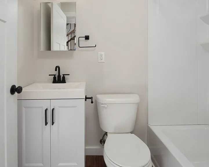 6-14 Kirby Rd — Photo 1