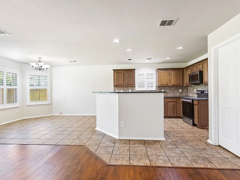 10315 Timber Country — Photo 8