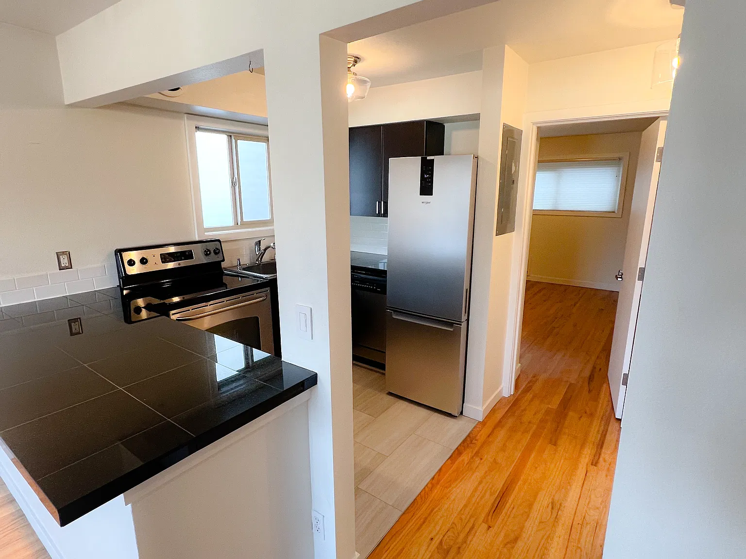 1 bed, 520 sqft, $2,200 — Photo 4