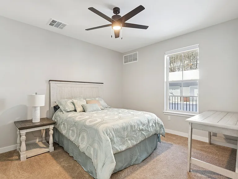 Berkshire Apartments — Photo 71
