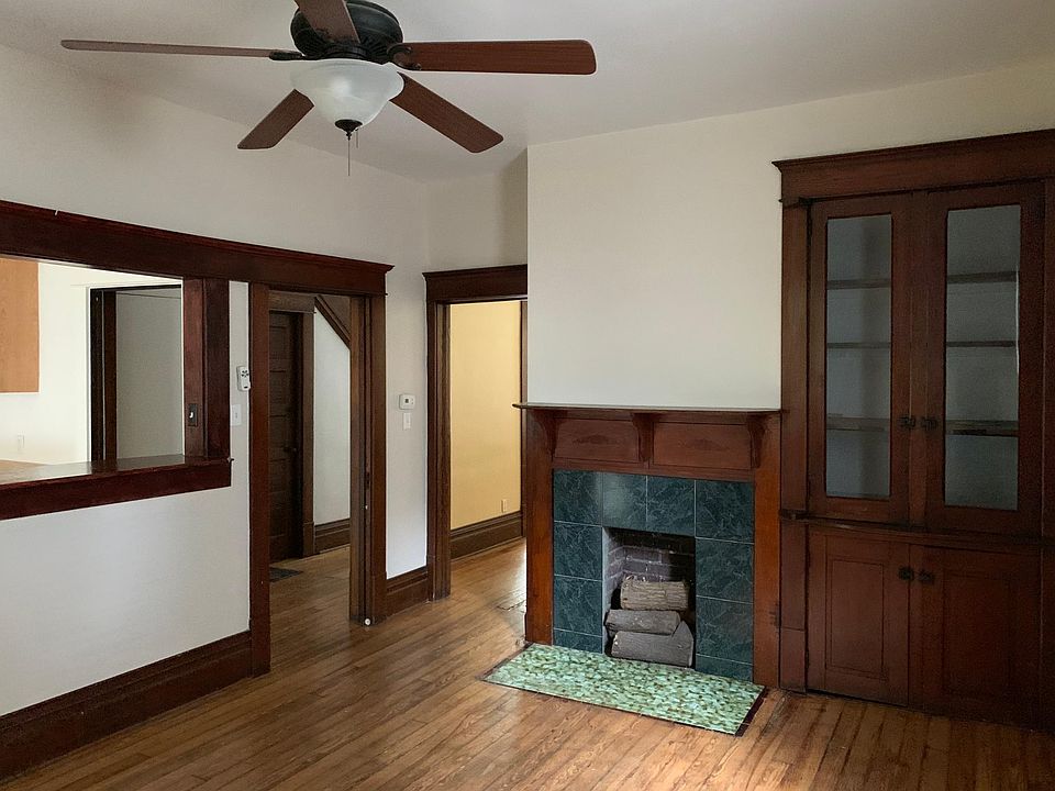 Dining room off kitchen
