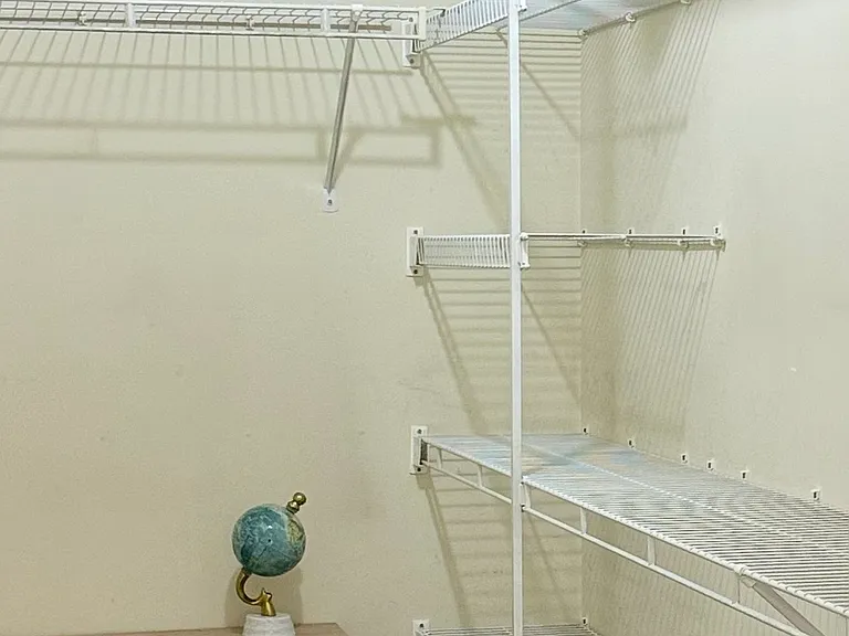 4910 Pleasant St #16 — Photo 7