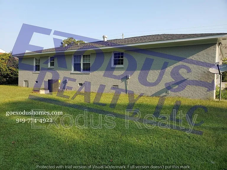 3015 Wicker St — Photo 2