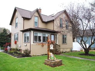 203 N Cross St, Sycamore, IL 60178