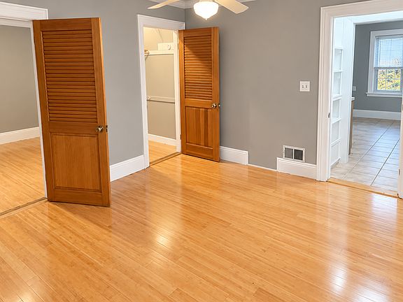 3rd image of 670 E 6th St #3