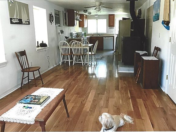 3rd image of 16488 Willow Dr