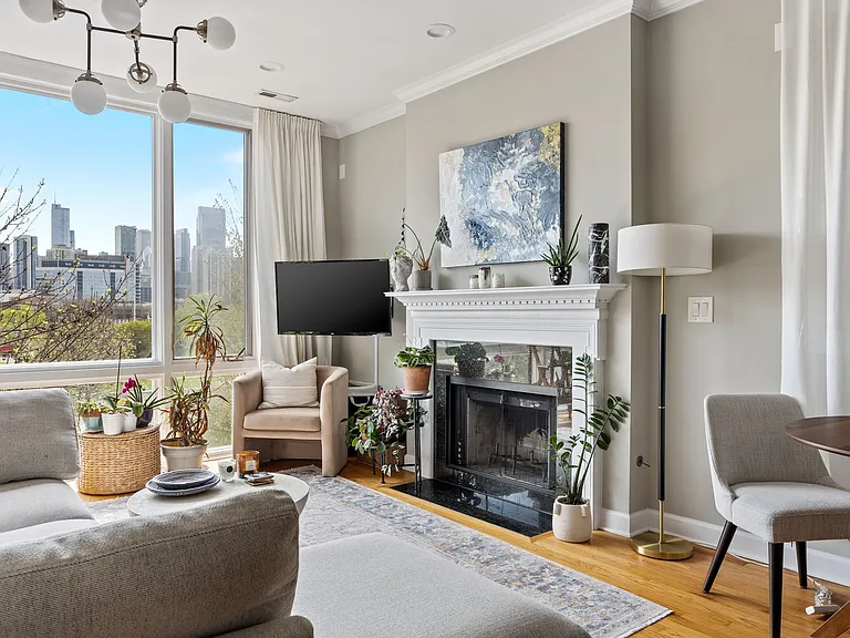 616 N May St #B — Photo 11