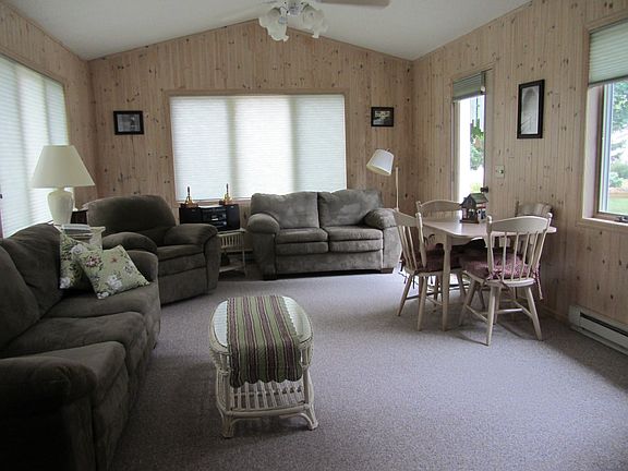 Upper Level Family Room