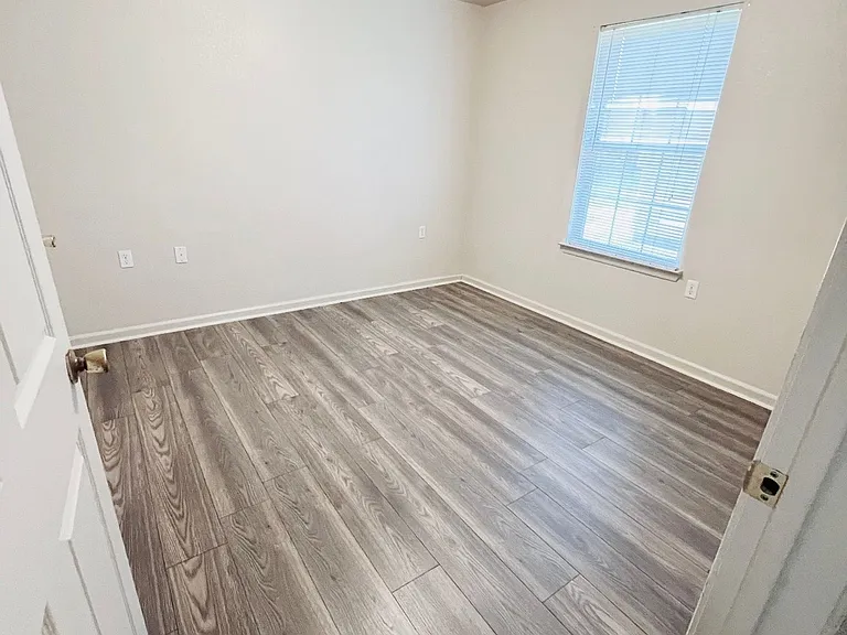 816 Martin Luther King Jr Dr — Photo 20