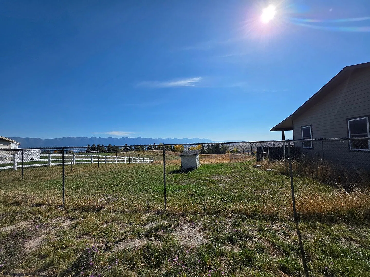 Spacious 3BDR/3BA Single Level home with a detached oversized garage/shop, complete with a kitche... — Photo 4