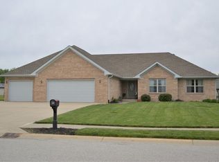 1566 Temple Dr, Danville, IN 46122