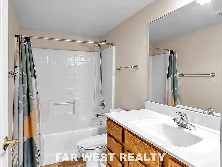 1853 Oriental Ave — Photo 18