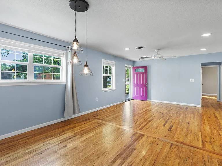 705 W 3rd St — Photo 11