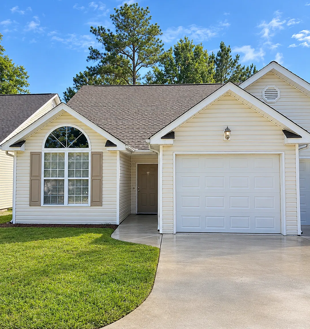 2 bed, $1,300 — Photo 1