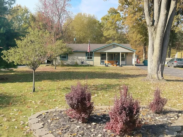 15710 Inkster Rd, Romulus, MI 48174