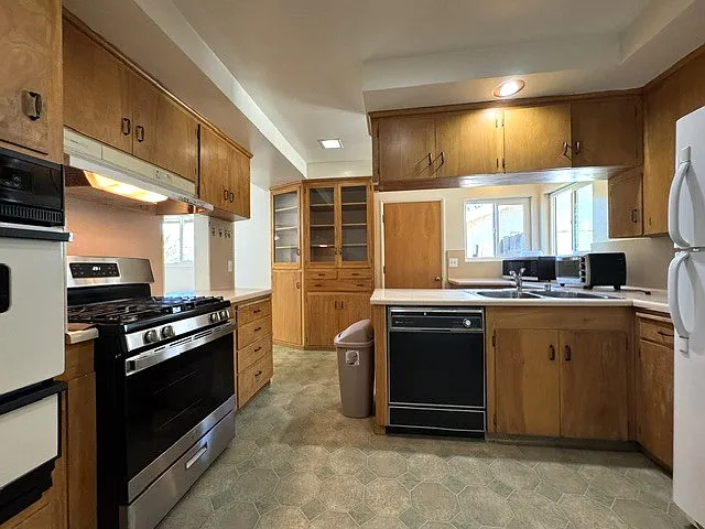 211 Green Oaks Dr — Photo 8