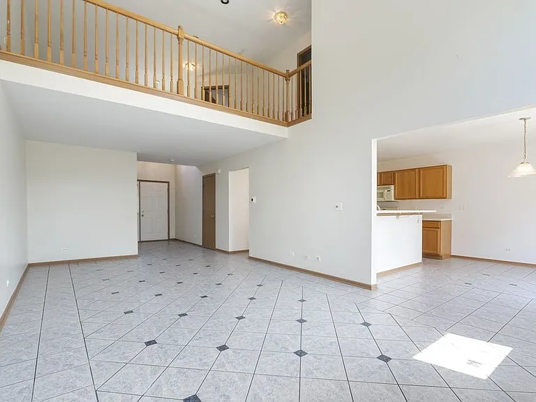 615 Arrowwood Ct — Photo 4