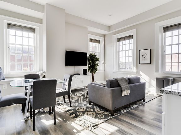 3rd image of 700 Duke St #201