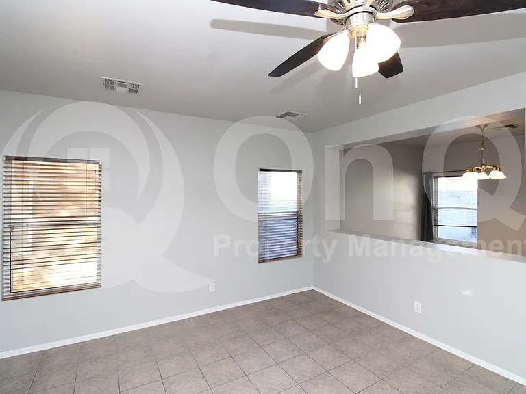 6761 S Parliament Dr — Photo 7