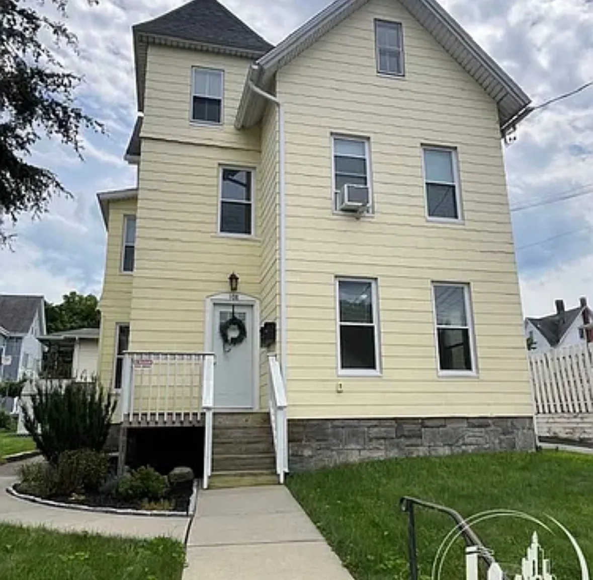 2 bed, 1035 sqft, $1,850 — Photo 1