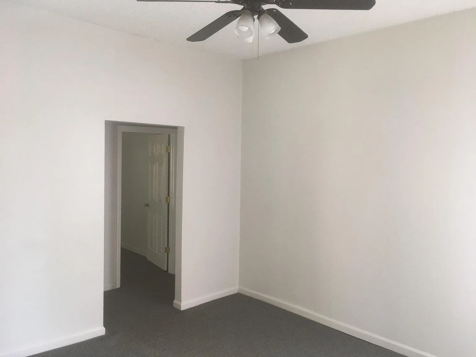 3 bed, 2038 sqft, $4,300 — Photo 4