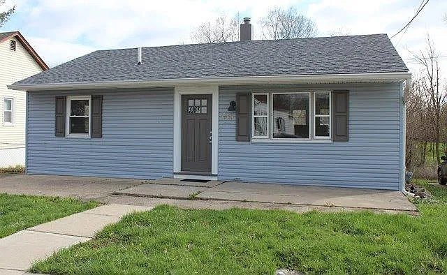 1309 Central Row Rd photo 1
