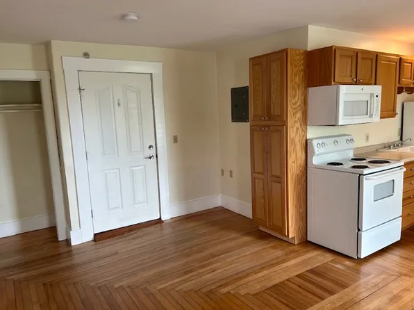 2 North Rd #1, Deerfield, NH 03037