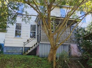 207 Hill St, Friendly, WV 26146