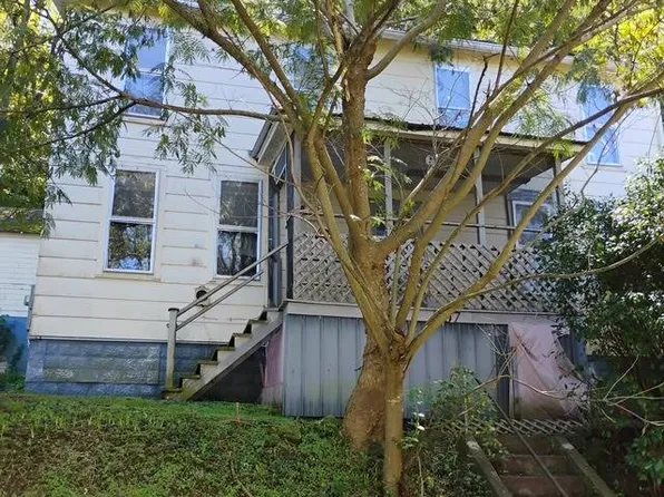 207 Hill St, Friendly, WV 26146