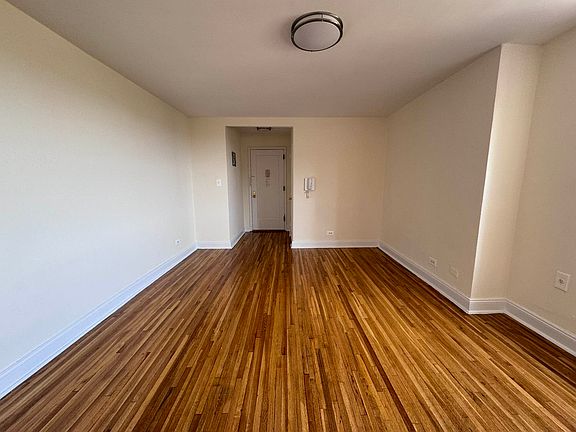 2nd image of 2076 20th Ln Floor 4