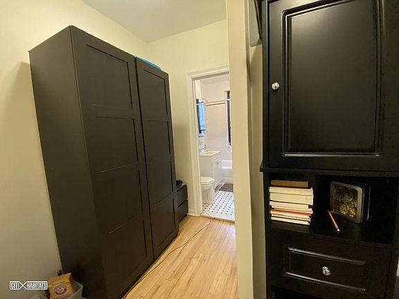 4th image of 3458 74th St APT 4G