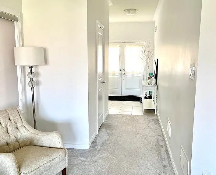 177 Seeley Ave — Photo 2