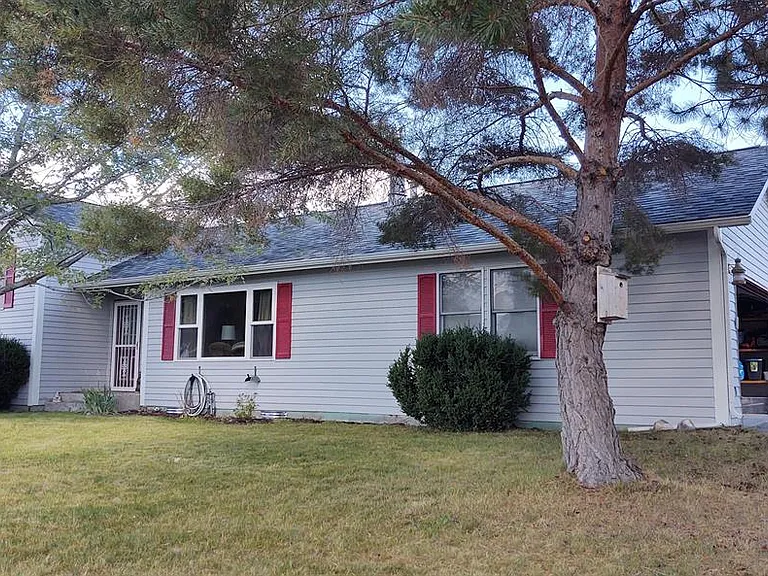 2181 Amity Ln — Photo 2