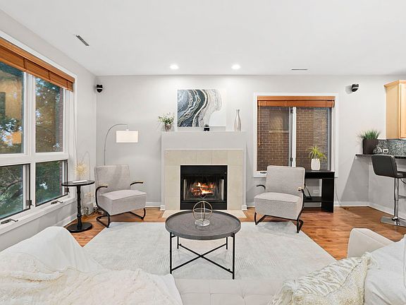 5th image of 1707 N Sheffield Ave #2