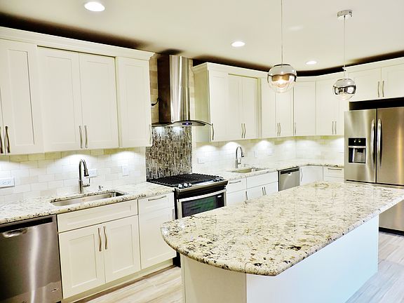2nd image of 2849 W Jarvis Ave