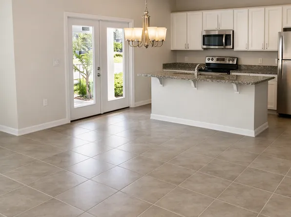 1613 Pham Dr, Port Orange, FL 32129