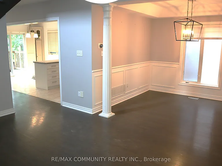 66 Coolspring Cres — Photo 3