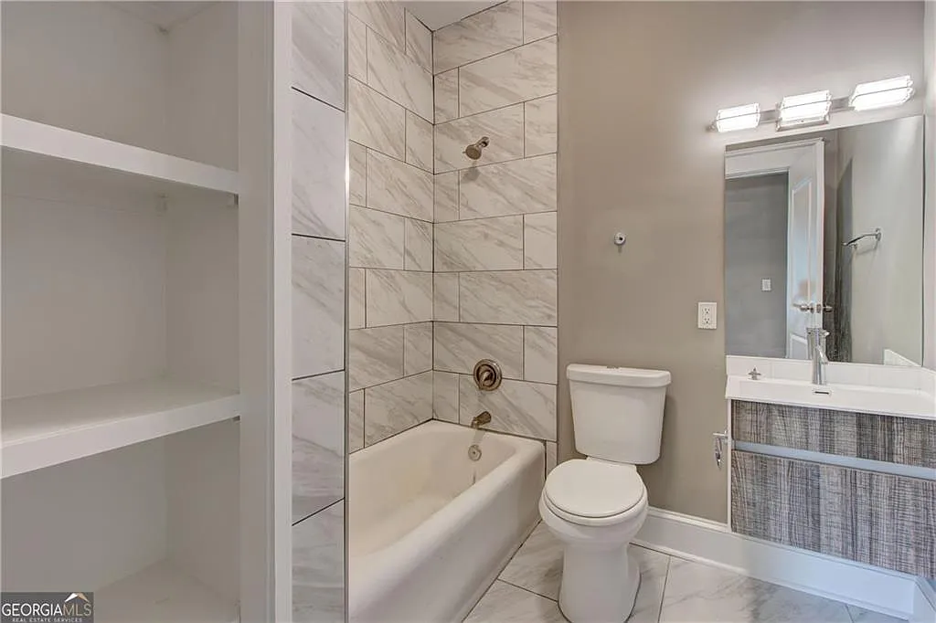2 bed, 2.0 bath, 1100 sqft, $2,750 — Photo 3