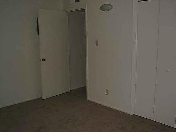 3rd image of 1121 Louisiana Blvd SE APT A