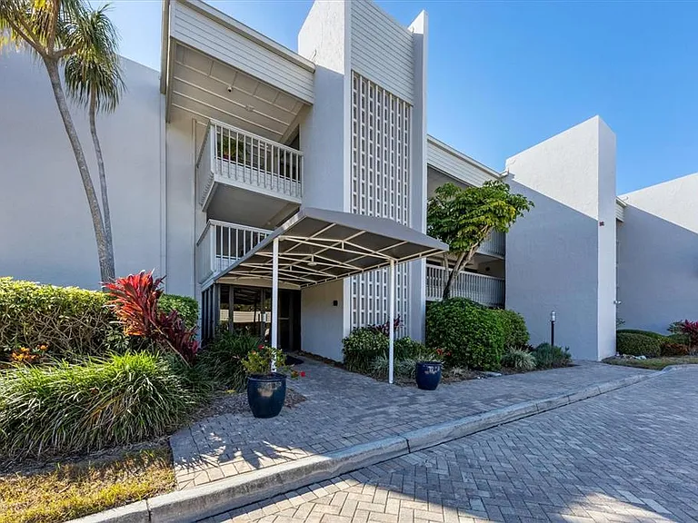5757 Gulf Of Mexico Dr #305 — Photo 44