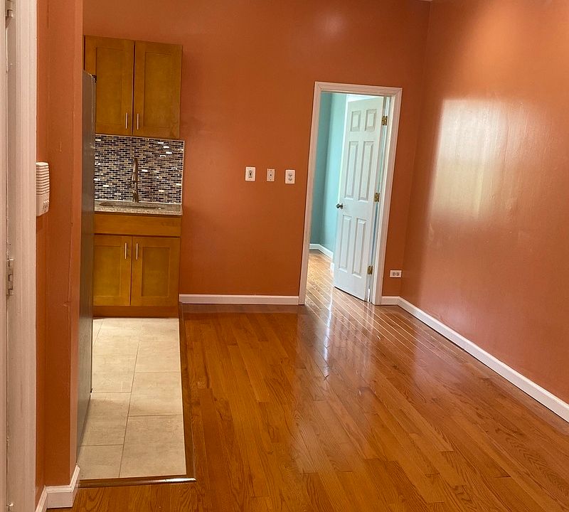 1st image of 14-27 26th Ave #3