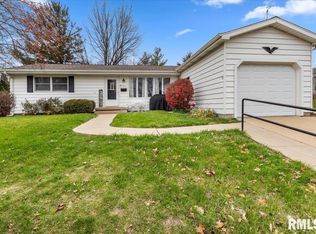 703 W Cruger Ave, Eureka, IL