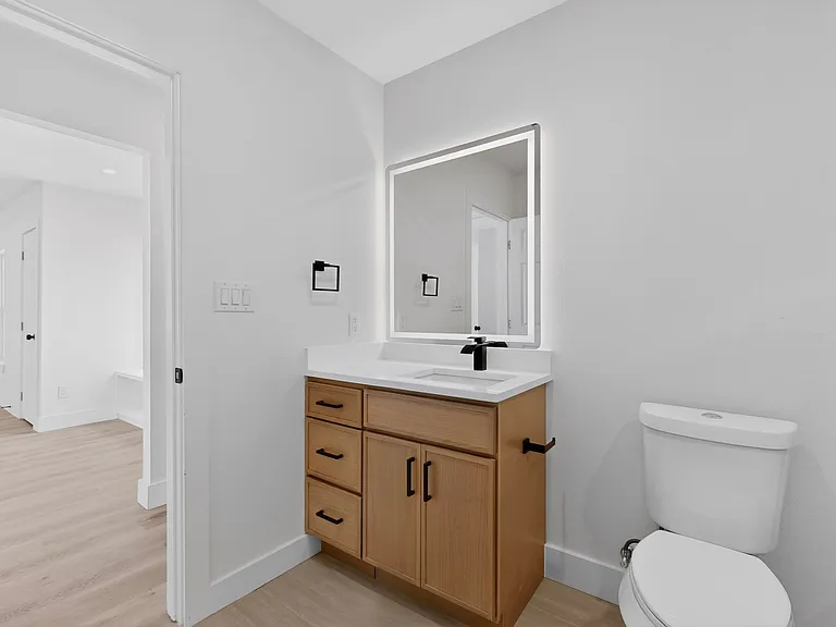 719 S Storey St — Photo 10