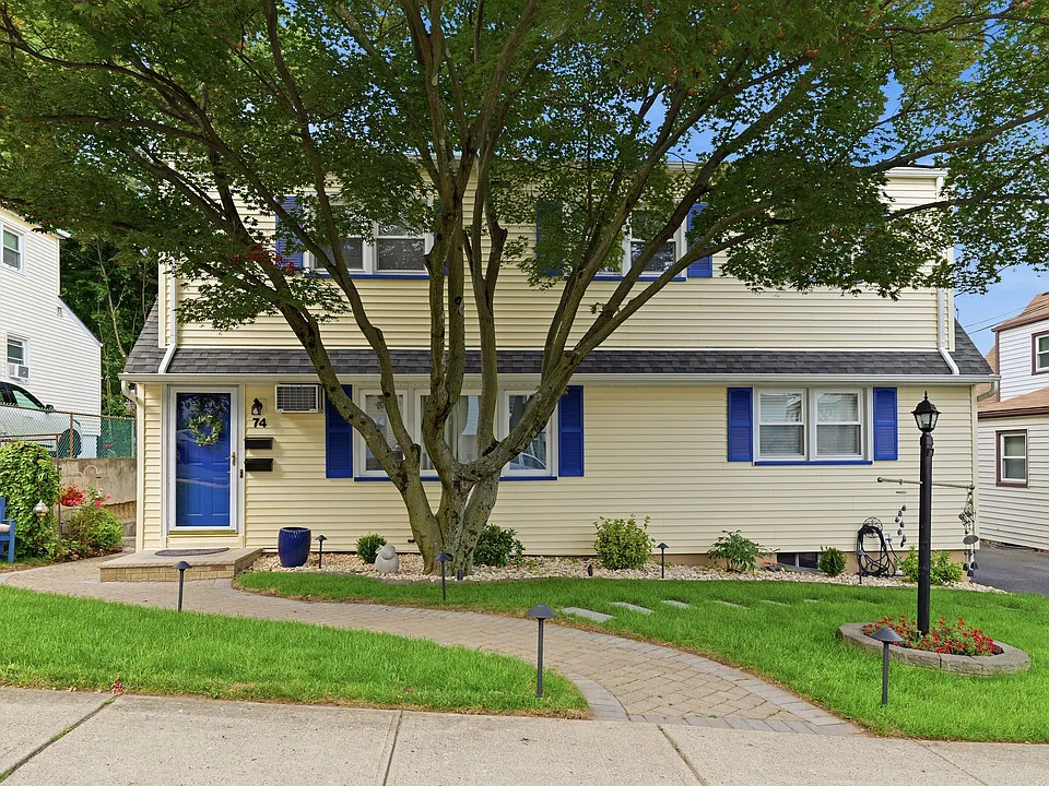 74 Barbara St #2