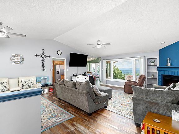 5th image of 103 Castano Dr