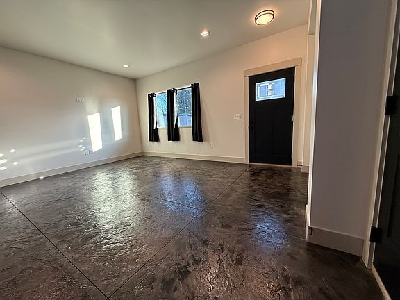 5th image of 1615 N Gillis Ln