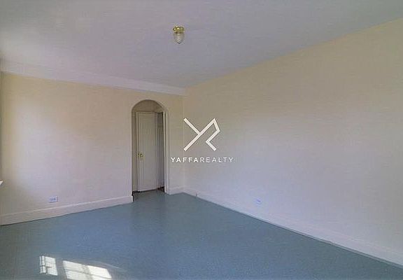 5th image of 735 Ocean Ave APT 4E