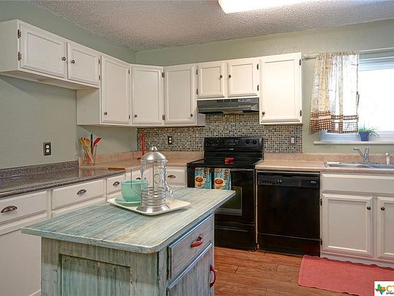 5th image of 704 E Avenue O