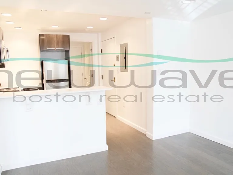 100 Queensberry St #3B — Photo 8